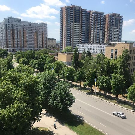 Modern Apartment With Panoramic View Near Metro 23August Kharkiv Bagian luar foto